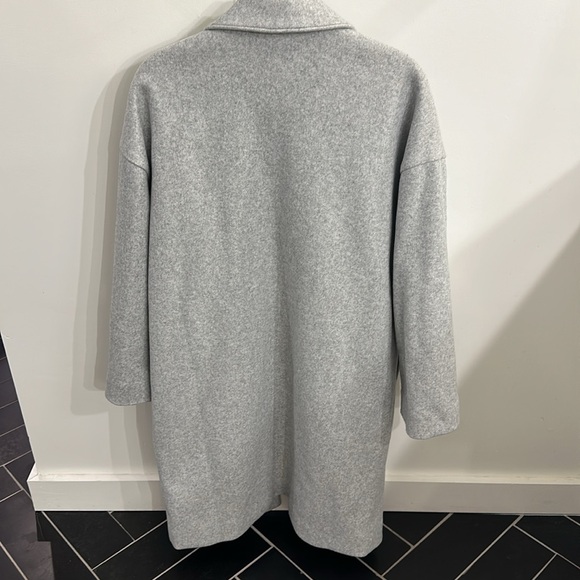 Vuori Soho Melton Trench coat
Size XS light Heather Grey - Picture 7 of 7